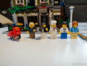 LEGO Creator 10243 Pařížská restaurace - 2