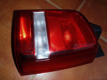 Pravé zadní světlo Hella na VW T5 Caravelle, Multivan - 2