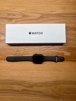 Apple Watch SE 2 generace 44mm cellular - 2