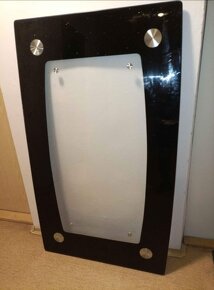 Jídelní houpací židle a skleněný jídelní stůl - 2