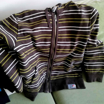 MIKINA S KAPUCOU 3 KUSY - 2