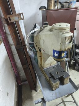 Hydraulický lis 2T - 2