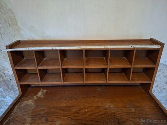 Starožitný psací stůl - 2