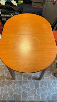 Jídelní stůl a židle - 2