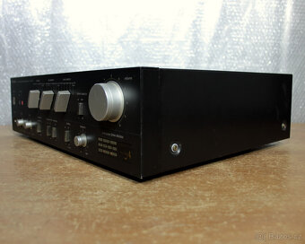 Zesilovač Technics. - 2