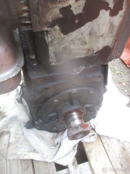 motor Slavia 2s90 - 2