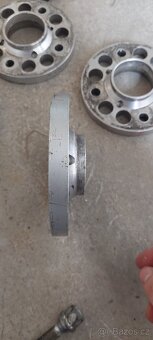 Podložky pod kola 15mm 4x100 plus delší šrouby - 2