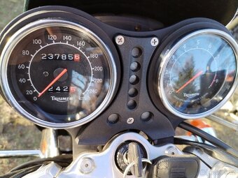 Triumph Thunderbird 900 Sport - 2