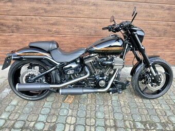 Harley-Davidson FXSE Pro Street Breakout - 2