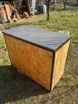 Prodejní pult / velký stůl - 2