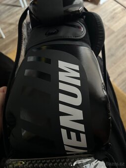 boxerske rukavice Venum Challenger 3.0, černé, 14 oz - 2