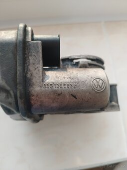 Škrtící klapka 2.0 125kw BMR  03G128063B - 2