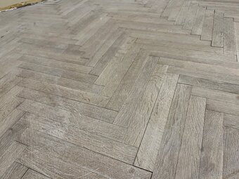 Dubové parkety necelých 10m2 - 2
