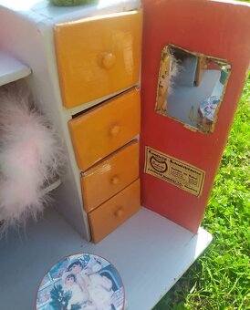 Starý obchůdek pro panenky - 2