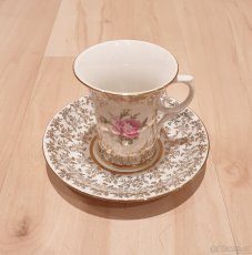 Zdobený hrníček a talířek - 2