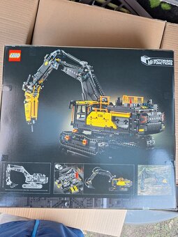 LEGO® Technic 42215 Bagr Volvo EC500 Hybrid - 2