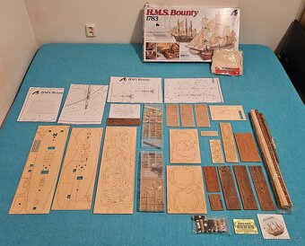 Model lodi / Nová H.M.S. Bounty / 1:48 Pouze rozbalená - 2
