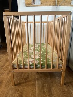 Dřevěná postýlka - 2