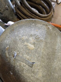 Popelnice - povalecna - 2