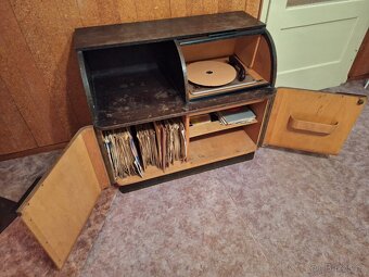 gramofon retro, gramofonové desky - 2