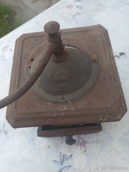 Mlýnek na kávu - 2