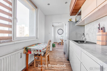 prodej bytu 3+1 s balkónem ( družstevní ) - 2