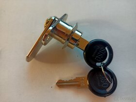 nábytkový zámek - 2