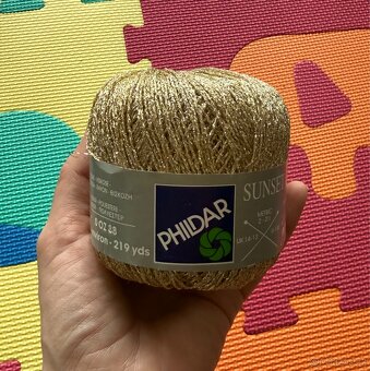 Pletací příze zlatá - 2