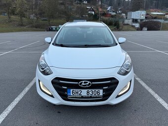 Hyundai i30 kombi 1.6 crdi - nafta, kupován v ČR, super stav - 2