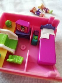 Sada - mini Polly Pocket rozkládací domeček s panenkami - 2