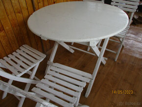 Prodej skládacího stolu a 4 židle - 2