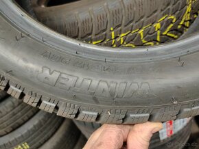 Pneu 225/50R17 - 2