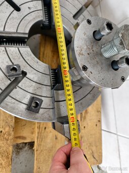 Frézovací sklíčidlo pr. 400mm nezávislé s unašečem - 2