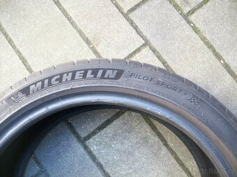 1x letní Michelin Pilot Sport4 225.40.18 92Y - 2