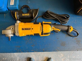 Dewalt úhlová bruska 230mm 2600w - 2
