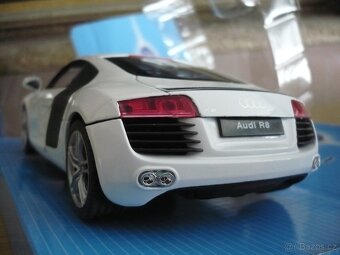1:24 model welly audi r8 (1/24) - 2