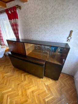 Starožitná skříň - 2