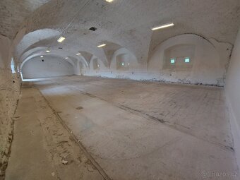 Pronájem skladu 200m2 - 2