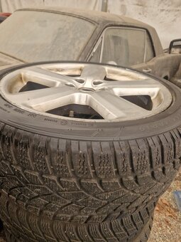jeden ALU disk z Audi A8 obuté na 255/40 R 19 - 2