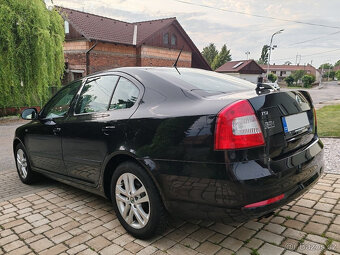 benzínová Škoda Octavia FAMILY 1.4 UNIKÁTNÍ STAV DSG automat - 2