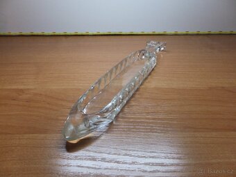 Prvorepubliková broušená miska ve tvaru ryby. - 2