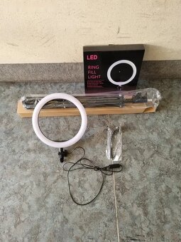 Kruhové studiové světlo stmívatelné se stojanem - 2