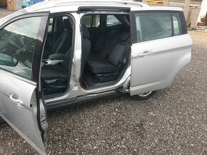 Ford C-Max Grand,Diesel, 7Míst ,navigace.Titanium,tempomat - 2