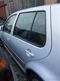 VW Golf IV -  zadní dveře hatchback - 2