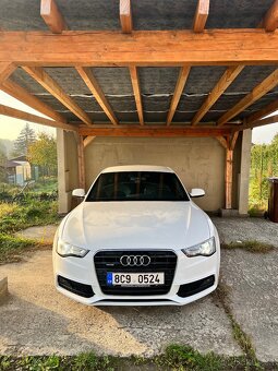 Audi A5 2.0tfsi benzín sleva - 2