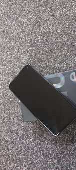 Samsung Galaxy S10e - 2