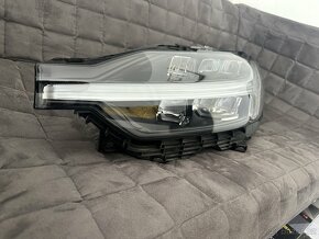 Volvo XC 60 levé světlo - 2