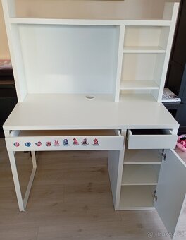 Psací stůl Micke (IKEA) - 2
