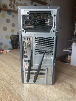 Intel i3-8100 - 2