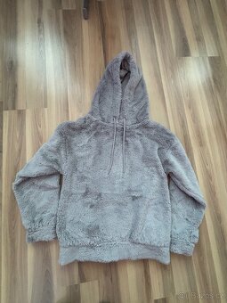 Šedá chlupatá mikina klokan s kapucí - 2